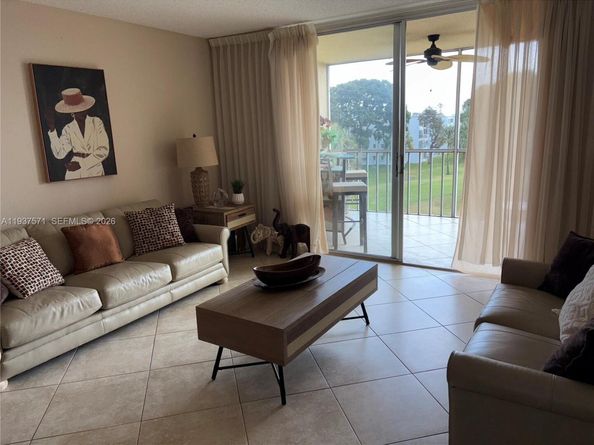 7690 NW 18th St 408, Margate FL 33063