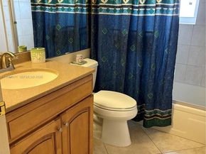 7690 NW 18th St 408, Margate FL 33063