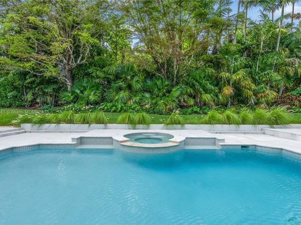 12220 Pine Needle Ln, Pinecrest FL 33156
