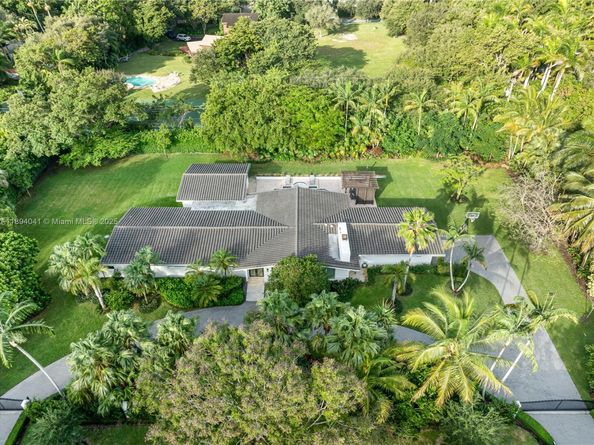 12220 Pine Needle Ln, Pinecrest FL 33156