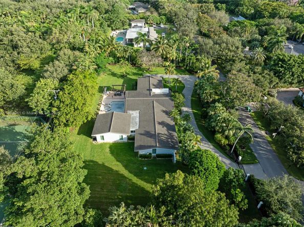 12220 Pine Needle Ln, Pinecrest FL 33156