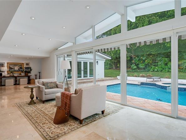 12220 Pine Needle Ln, Pinecrest FL 33156