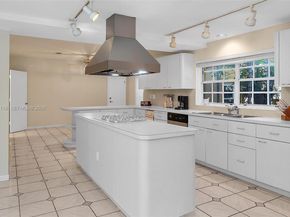 5309 Alton Rd, Miami Beach FL 33140