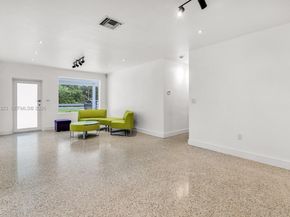 1040 N Royal Poinciana Blvd, Miami Springs FL 33166