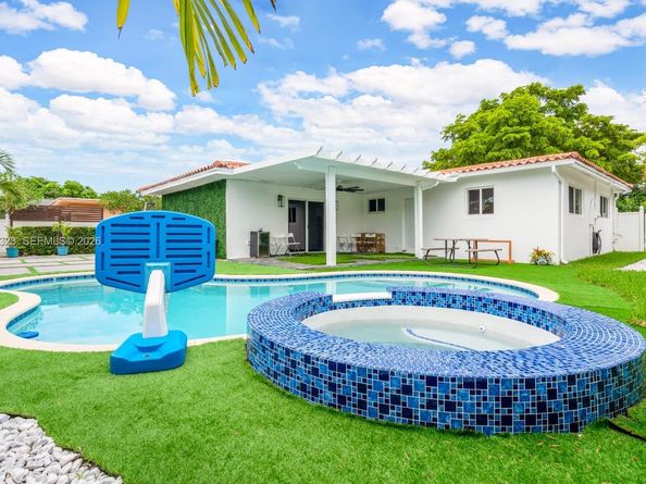 1040 N Royal Poinciana Blvd, Miami Springs FL 33166