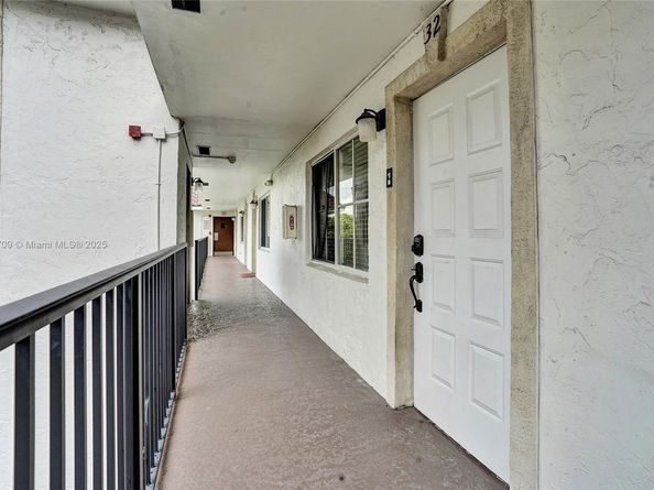 924 SE 2nd St 32, Fort Lauderdale FL 33301