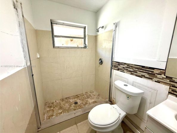 1426 Hillcrest Dr, Lake Worth FL 33461