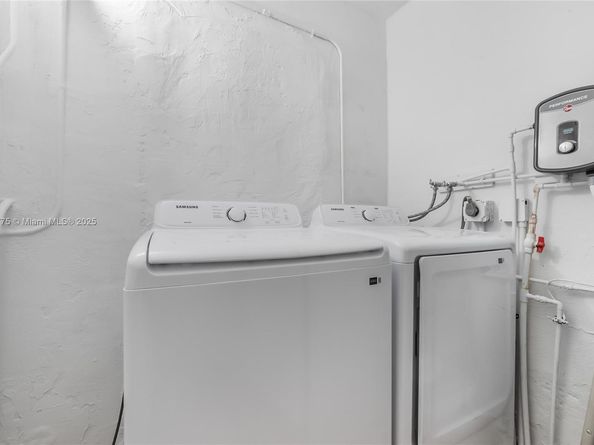 1590 NE 141st St, North Miami FL 33161