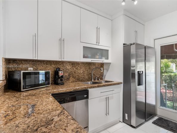 1590 NE 141st St, North Miami FL 33161