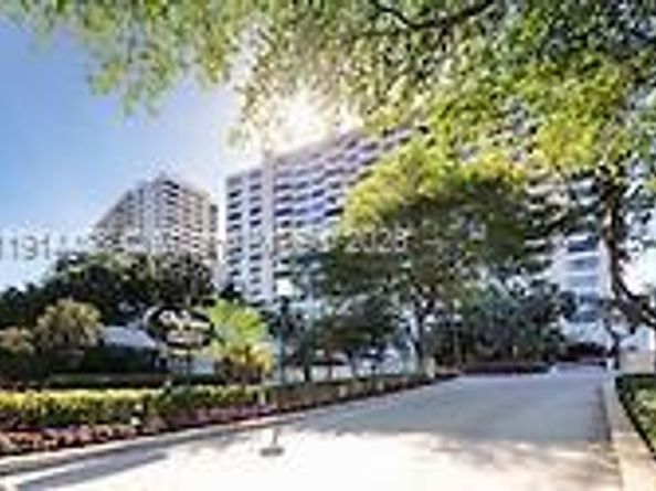 600 Three Islands Blvd 402, Hallandale Beach FL 33009