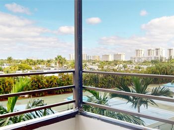 600 Three Islands Blvd