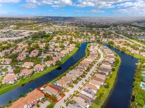 11816 SW 13th Ct, Pembroke Pines FL 33025