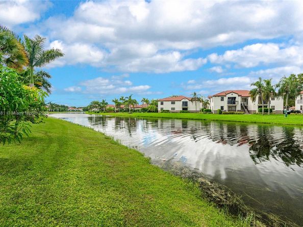 11816 SW 13th Ct, Pembroke Pines FL 33025