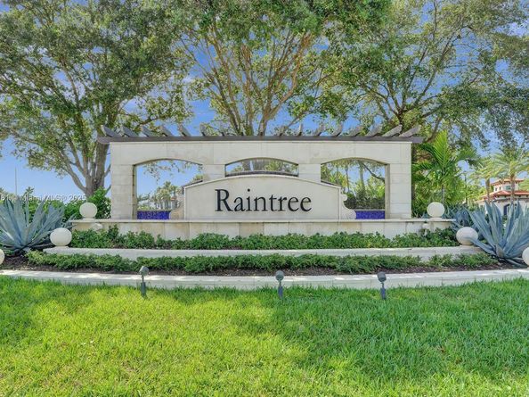 11816 SW 13th Ct, Pembroke Pines FL 33025