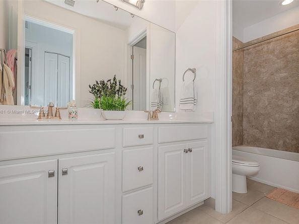 11816 SW 13th Ct, Pembroke Pines FL 33025