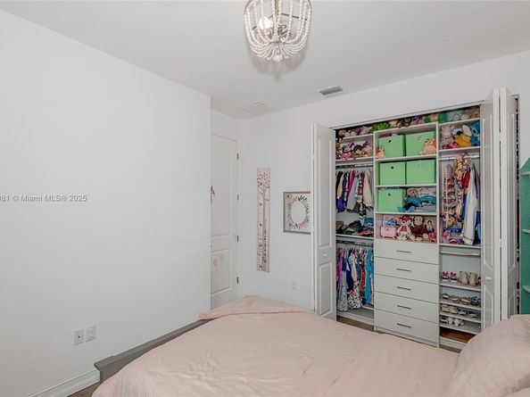 11816 SW 13th Ct, Pembroke Pines FL 33025