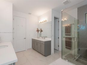 11816 SW 13th Ct, Pembroke Pines FL 33025