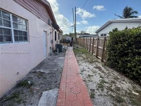1020 NE 179th St, North Miami Beach FL 33162
