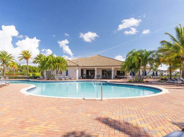 3424 W 92nd Pl 0, Hialeah FL 33018