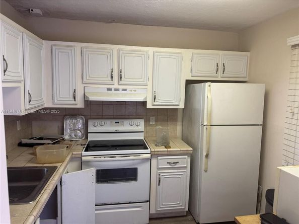 2841 Somerset Dr 312, Lauderdale Lakes FL 33311