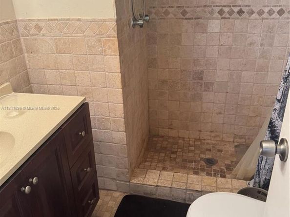 2841 Somerset Dr 312, Lauderdale Lakes FL 33311
