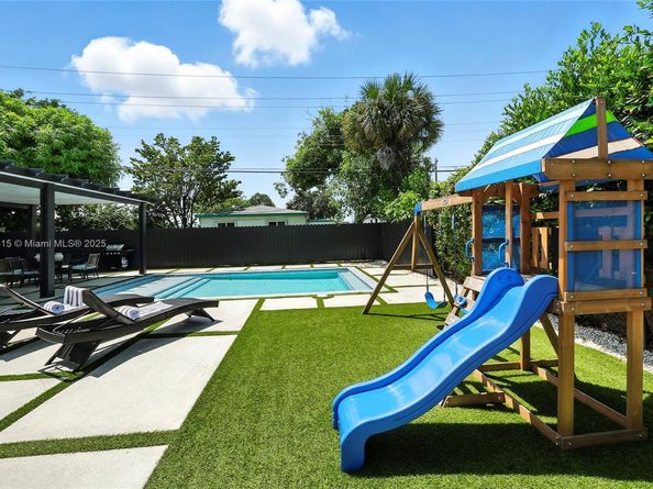 16830 NE 6th Ct, North Miami Beach FL 33162