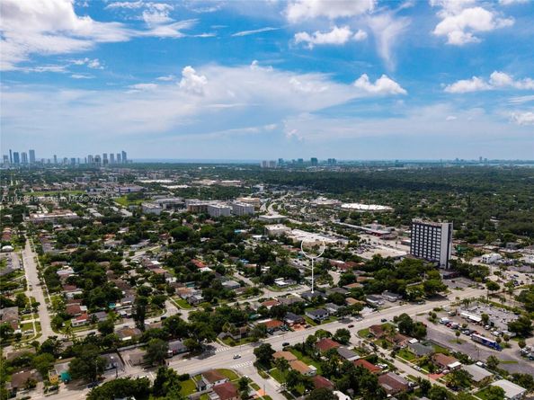 16830 NE 6th Ct, North Miami Beach FL 33162