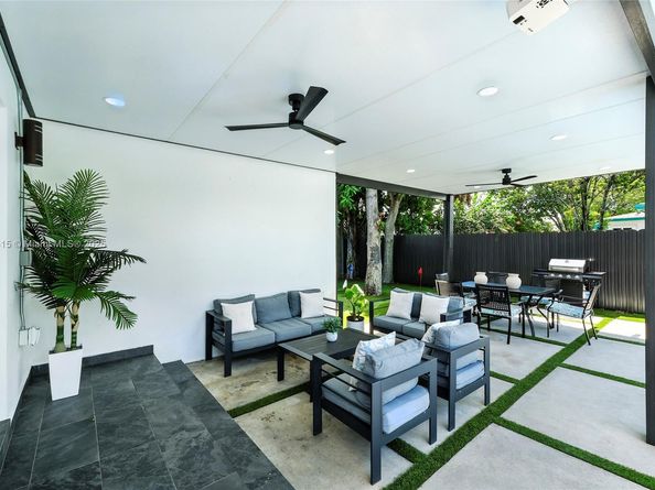 16830 NE 6th Ct, North Miami Beach FL 33162