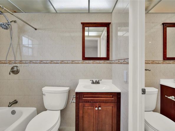 6825 W Flagler St 303, Miami FL 33144