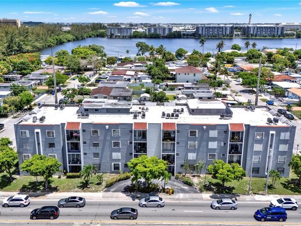 6825 W Flagler St 303, Miami FL 33144