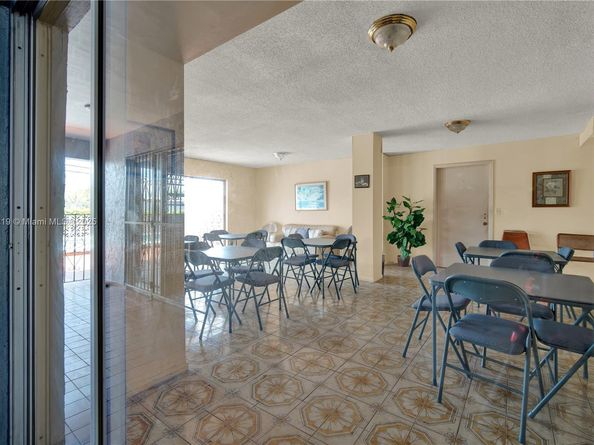 6825 W Flagler St 303, Miami FL 33144