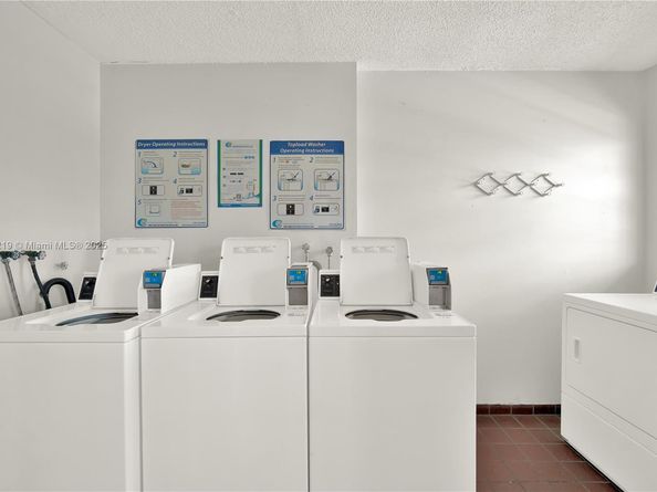 6825 W Flagler St 303, Miami FL 33144