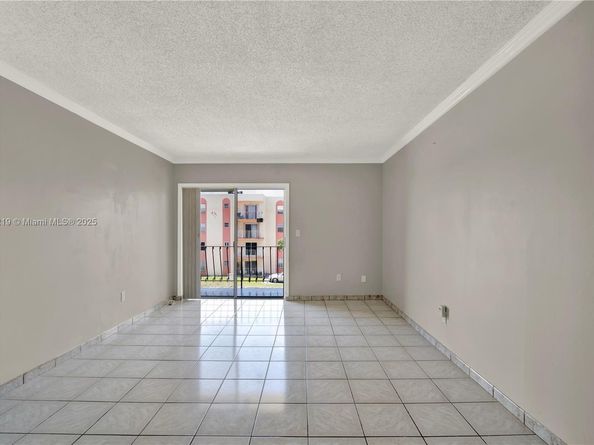 6825 W Flagler St 303, Miami FL 33144