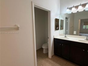 12350 S Village Cir, Davie FL 33325