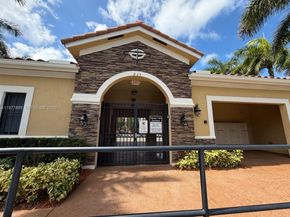 12350 S Village Cir, Davie FL 33325