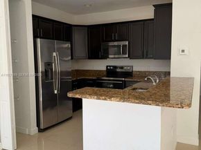 12350 S Village Cir, Davie FL 33325