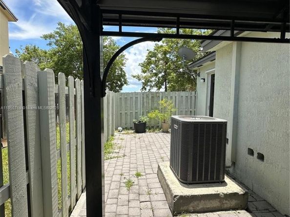 133 SE 28th Ter 8, Homestead FL 33033