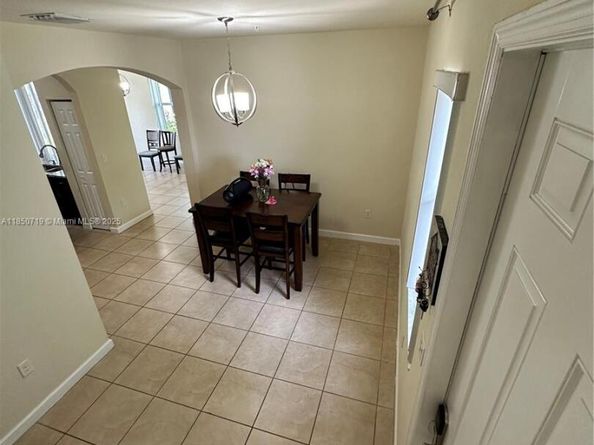 133 SE 28th Ter 8, Homestead FL 33033