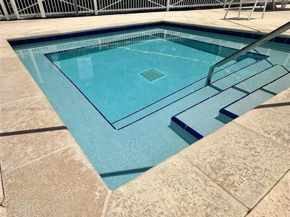 133 SE 28th Ter 8, Homestead FL 33033