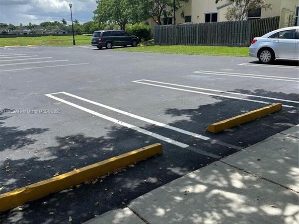 133 SE 28th Ter 8, Homestead FL 33033