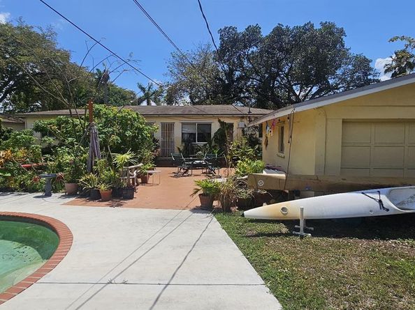 2011 Plunkett St, Hollywood FL 33020