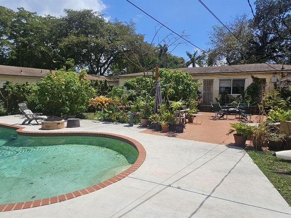 2011 Plunkett St, Hollywood FL 33020