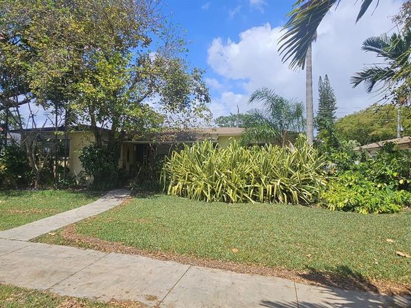 2011 Plunkett St, Hollywood FL 33020