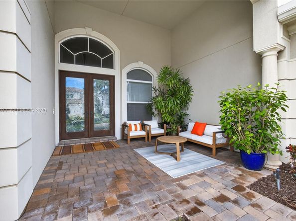 307 Charroux Dr, Palm Beach Gardens FL 33410