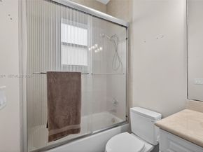 307 Charroux Dr, Palm Beach Gardens FL 33410