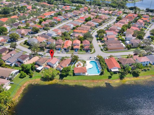 2130 NW 184th Way, Pembroke Pines FL 33029