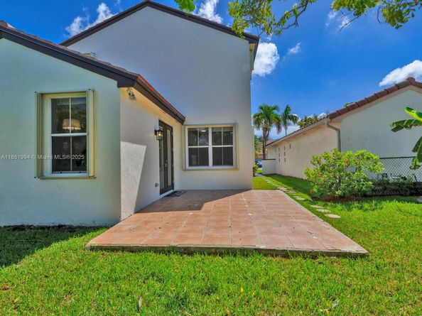 2130 NW 184th Way, Pembroke Pines FL 33029