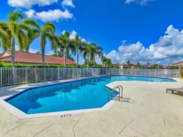 2130 NW 184th Way, Pembroke Pines FL 33029