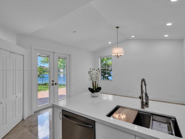 2130 NW 184th Way, Pembroke Pines FL 33029