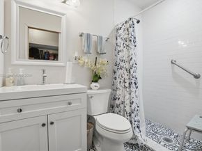 9417 NW 70th Pl, Tamarac FL 33321